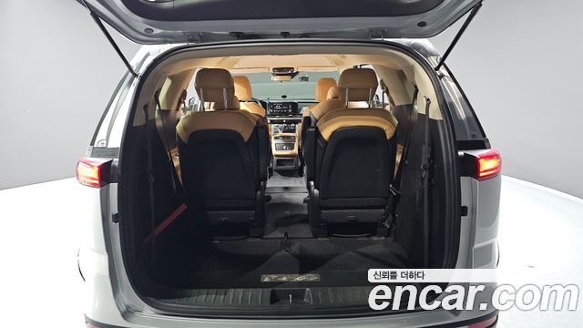 Kia Canival 2023 — photo 20