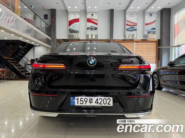 BMW 7-Series 2023 — photo 4