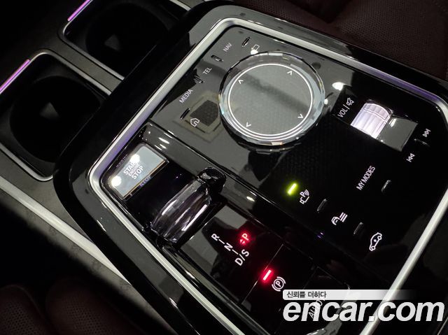 BMW 7-Series 2023 — photo 8