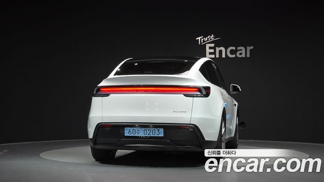 Tesla Model Y 2025 — photo 4