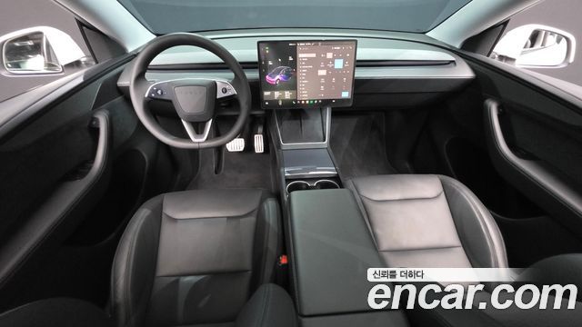 Tesla Model Y 2025 — photo 10