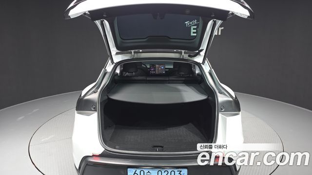 Tesla Model Y 2025 — photo 26