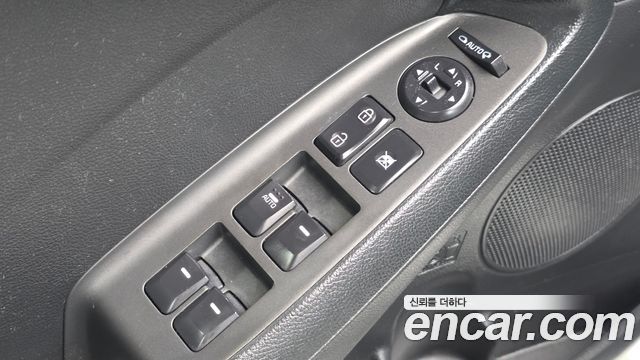 Kia K3 2015 — photo 12