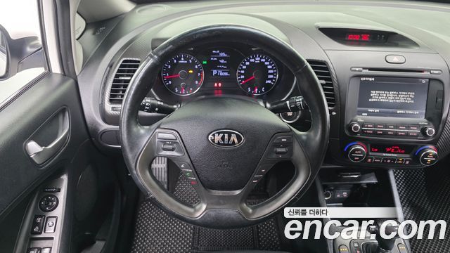Kia K3 2015 — photo 14