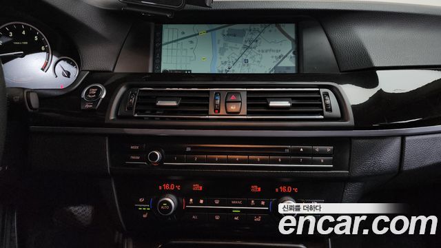 BMW 5-Series 2012 — photo 14