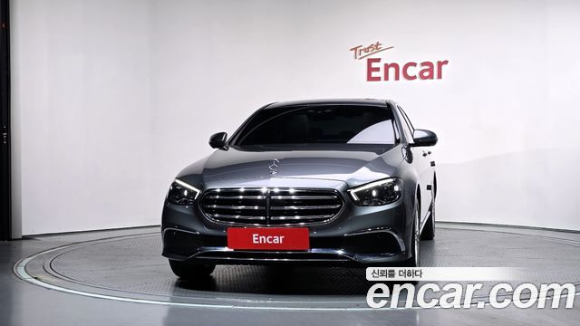 Mercedes-Benz E-Class 2023 — photo 3