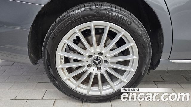 Mercedes-Benz E-Class 2023 — photo 5