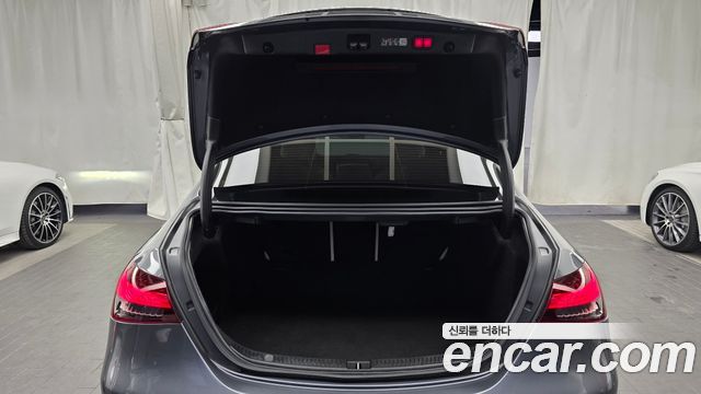 Mercedes-Benz E-Class 2023 — photo 20