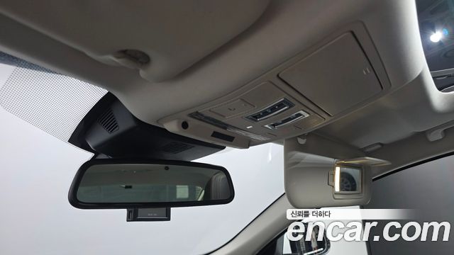 Jaguar XE 2018 — photo 16