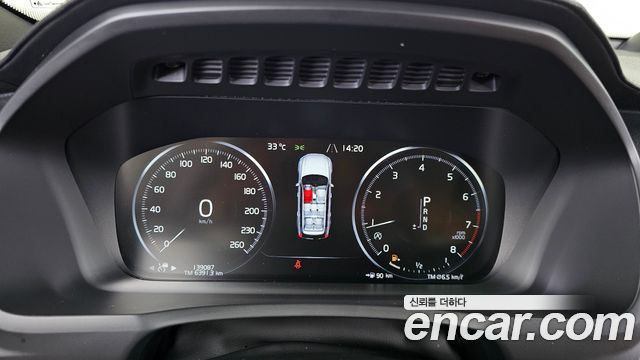 Volvo XC90 2019 — photo 11