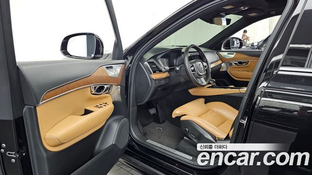 Volvo XC90 2019 — photo 13