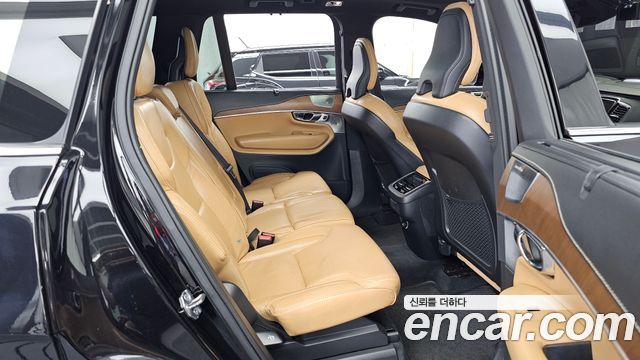 Volvo XC90 2019 — photo 18