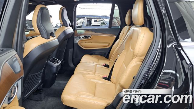 Volvo XC90 2019 — photo 16