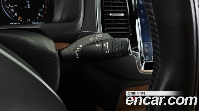 Volvo XC90 2019 — photo 36