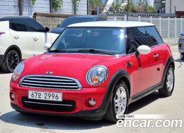 Mini Cooper 2012 — photo 1