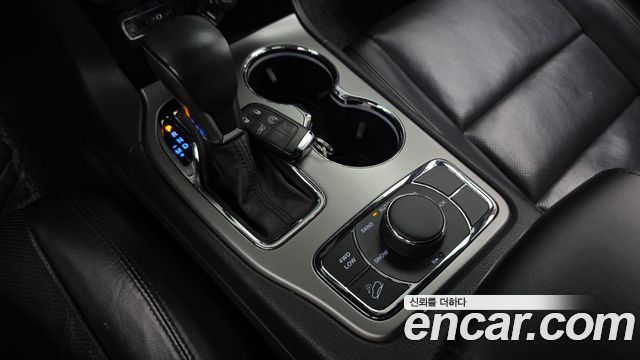 Jeep Cherokee 2018 — photo 12