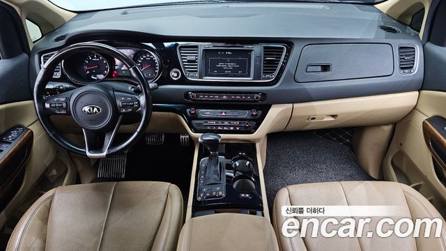 Kia Canival 2017 — photo 10