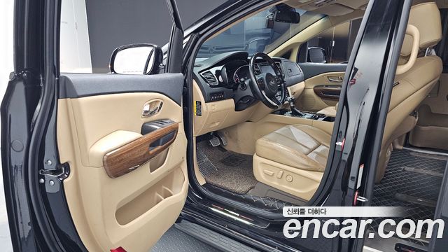 Kia Canival 2017 — photo 13