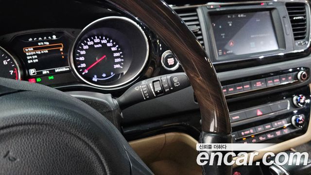 Kia Canival 2017 — photo 23