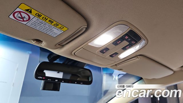 Kia Canival 2017 — photo 24