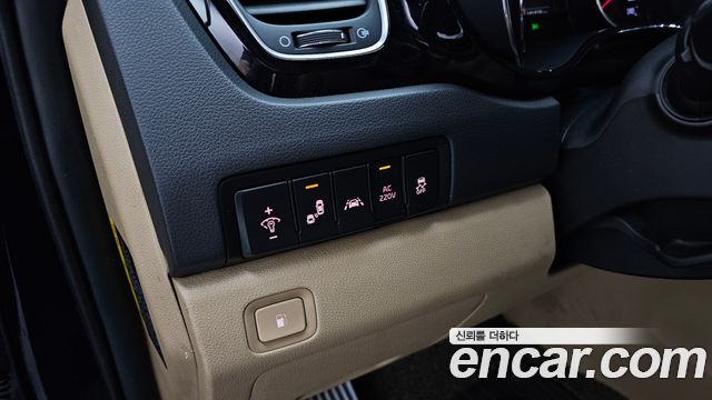 Kia Canival 2017 — photo 25