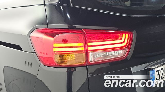 Kia Canival 2017 — photo 9