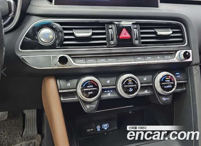Genesis G70 2018 — photo 10
