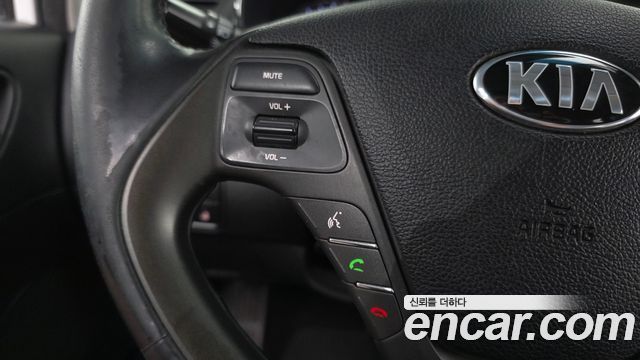 Kia K3 2015 — photo 22