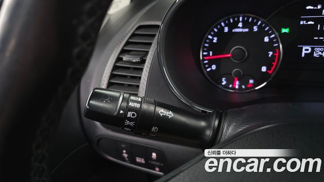 Kia K3 2015 — photo 29
