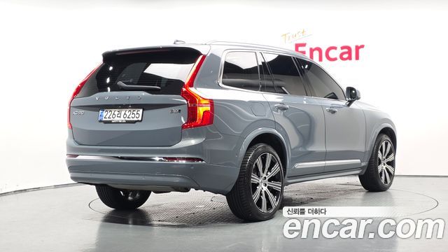 Volvo XC90 2023 — photo 2