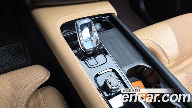 Volvo XC90 2023 — photo 12