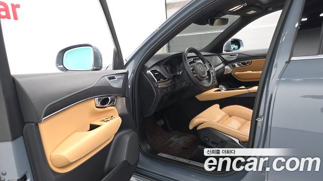 Volvo XC90 2023 — photo 13