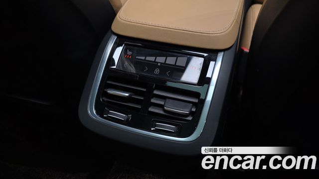 Volvo XC90 2023 — photo 25