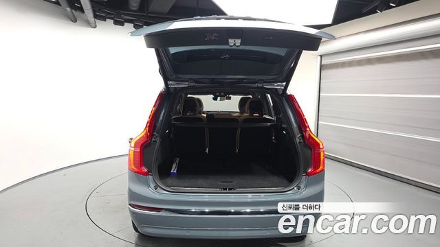 Volvo XC90 2023 — photo 26