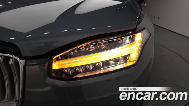 Volvo XC90 2023 — photo 8