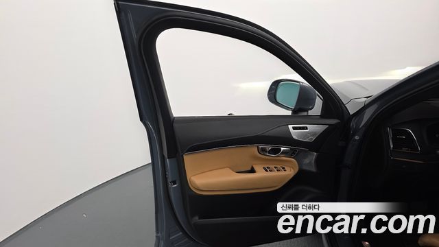 Volvo XC90 2023 — photo 14