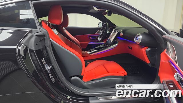 Mercedes-Benz AMG GT 2025 — photo 17