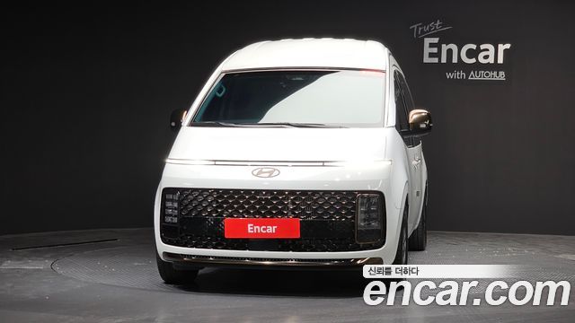 Hyundai Staria 2025 — photo 3