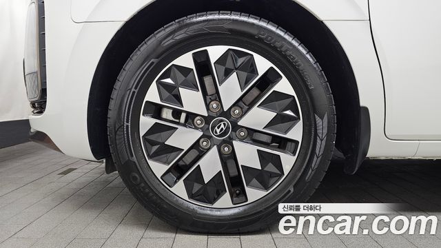 Hyundai Staria 2025 — photo 5