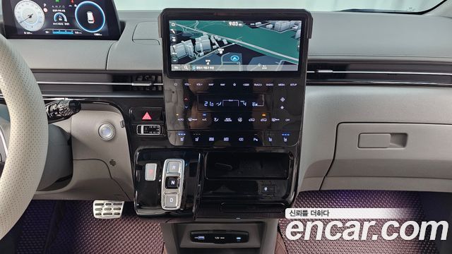Hyundai Staria 2025 — photo 18