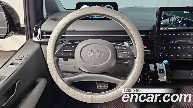 Hyundai Staria 2025 — photo 19