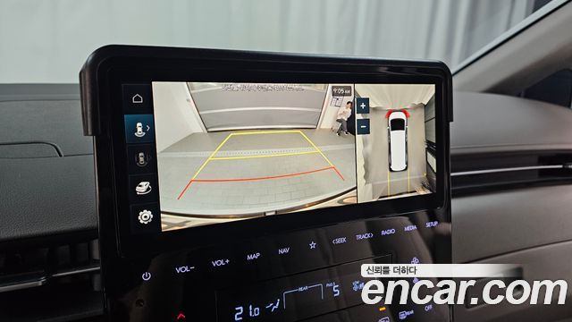 Hyundai Staria 2025 — photo 20