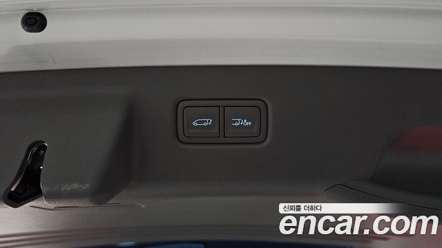 Hyundai Staria 2025 — photo 21