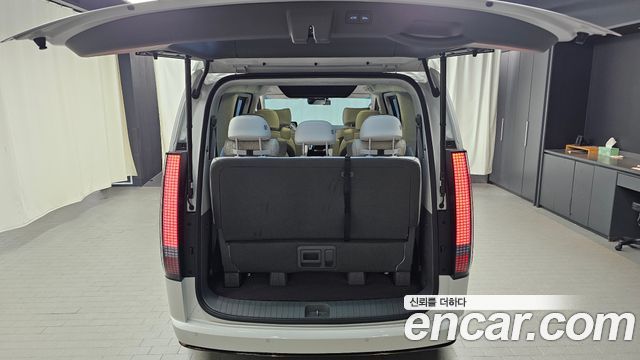 Hyundai Staria 2025 — photo 22