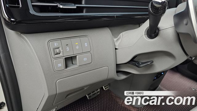 Hyundai Staria 2025 — photo 25