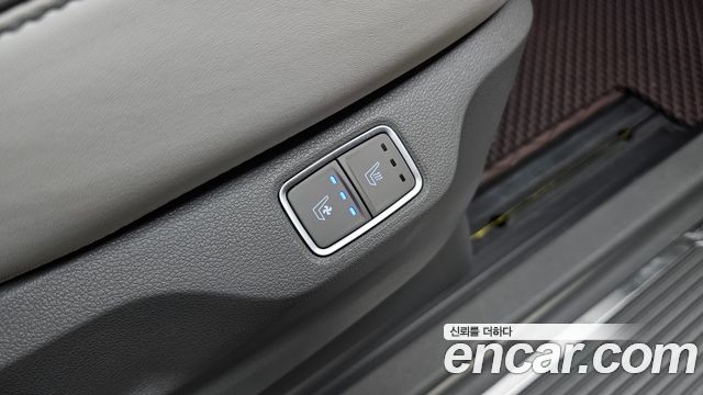 Hyundai Staria 2025 — photo 28