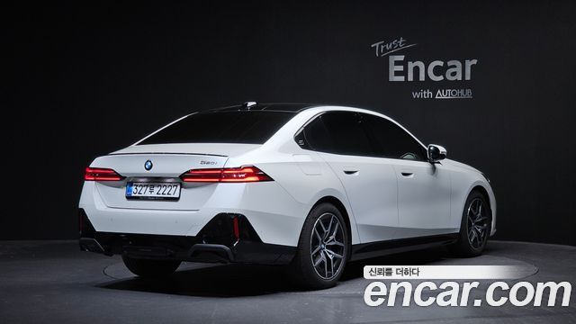 BMW 5-Series 2026 — photo 2