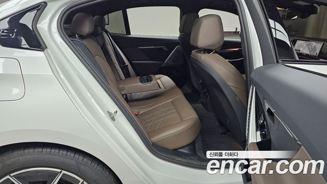 BMW 5-Series 2026 — photo 17