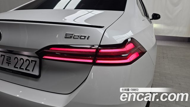 BMW 5-Series 2026 — photo 9