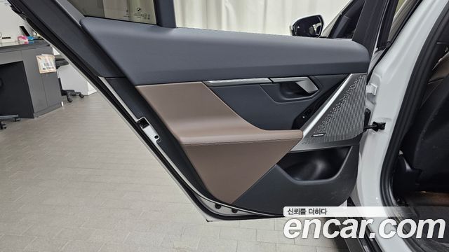 BMW 5-Series 2026 — photo 15